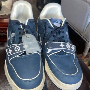 Louis Vuitton logo men’s sneakers 11